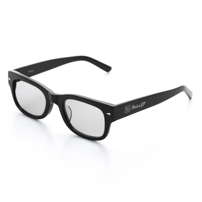 MADE IN YP サングラス：BLACK FRAME MEDIUM GRAY LENS（YP-01）